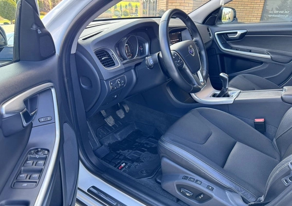 Volvo V60 Cross Country cena 81900 przebieg: 141000, rok produkcji 2018 z Modliborzyce małe 191